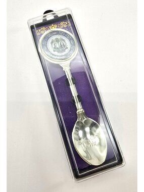 Royal Wedding Commemorative Spoon Prince William & Catherine 2011 VL5072